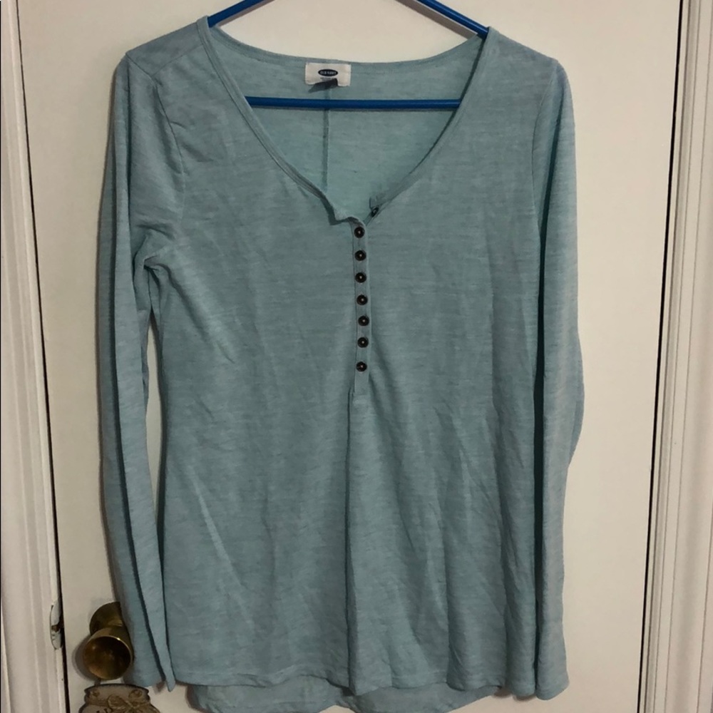 Old navy lot of 2 layering Henley’s medium